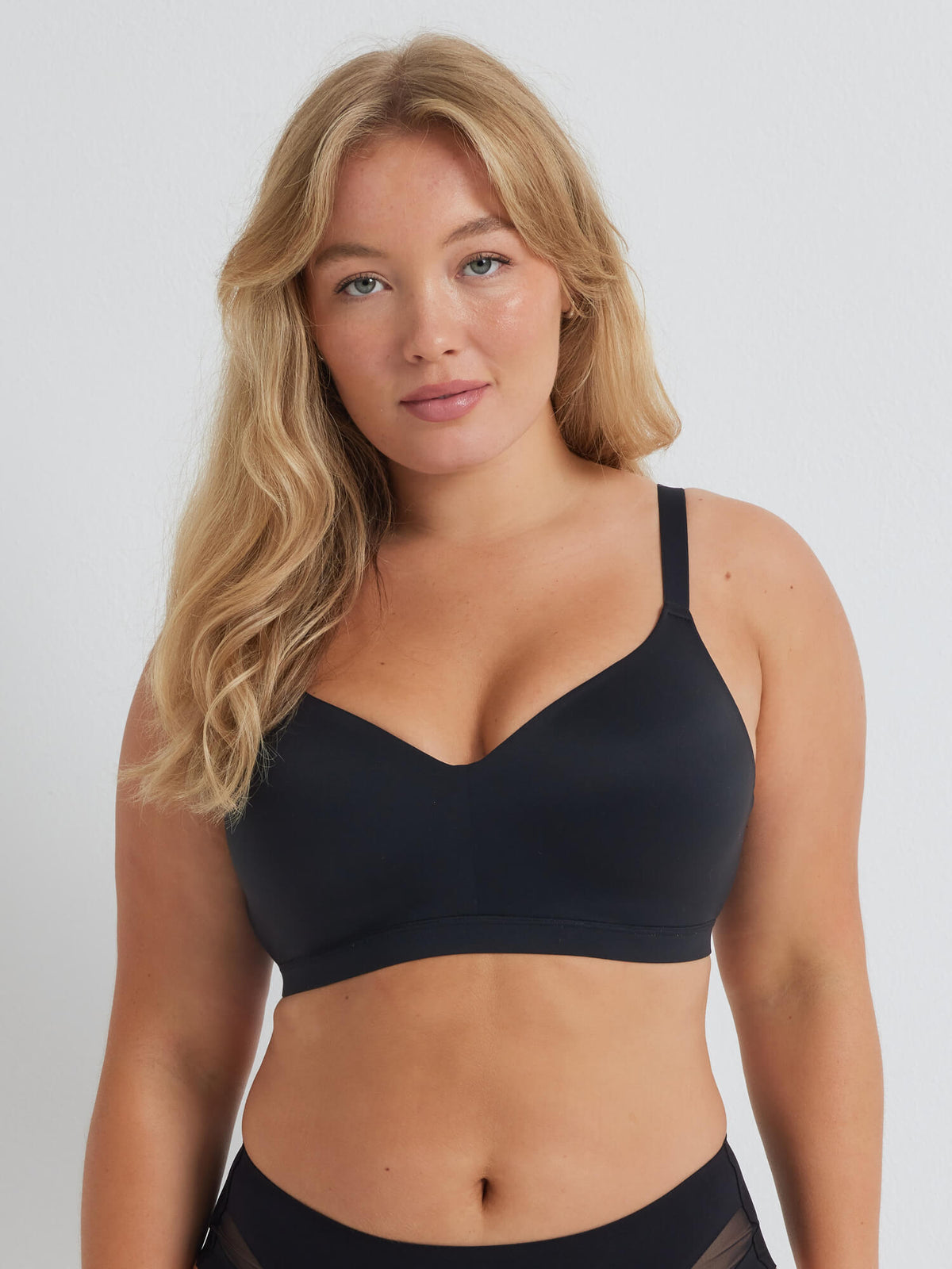 Alive Full Figure DD+ Wirefree Bra in Black by Kayser Lingerie