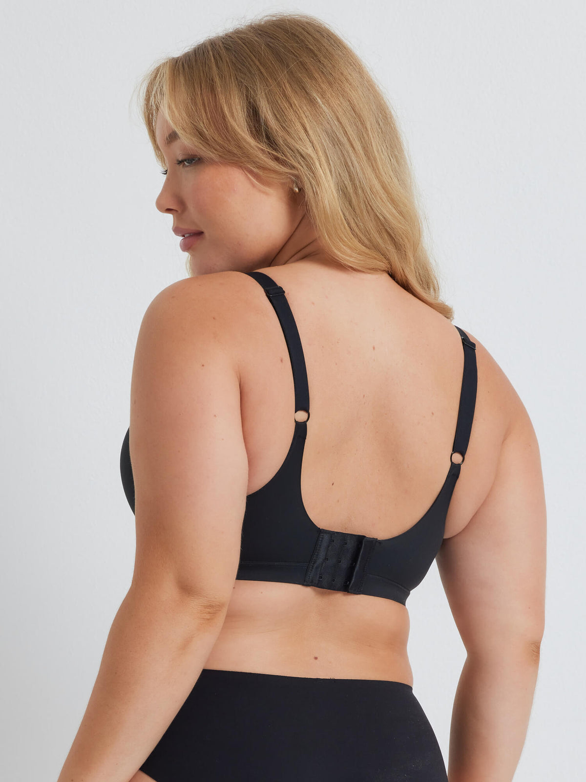 Alive Full Figure DD+ Wirefree Bra in Black by Kayser Lingerie