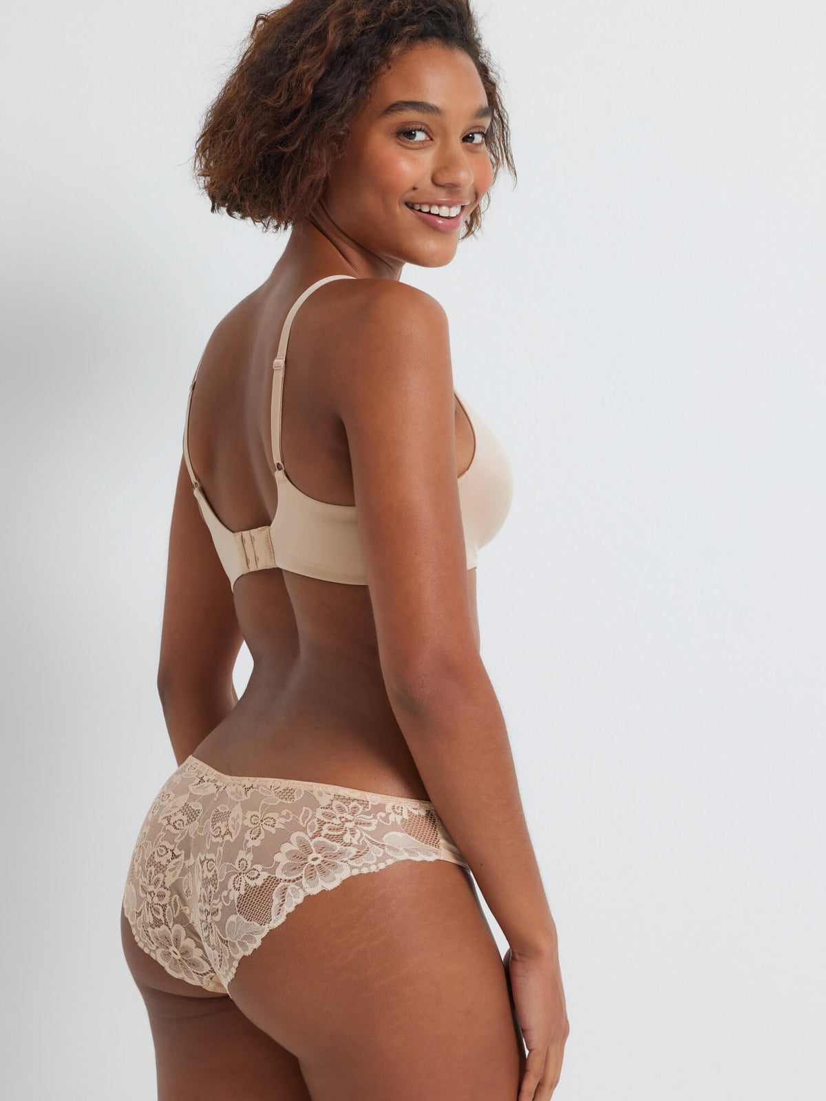 Total Comfort Smooth Comfort T-Shirt Bra in Bare by Kayser Lingerie